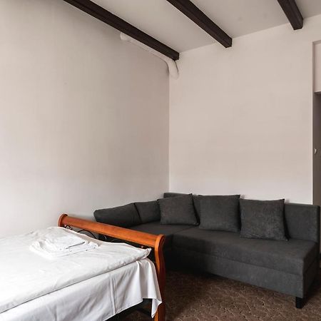 Gosciniec Exclusive Apartment Варшава Екстериор снимка