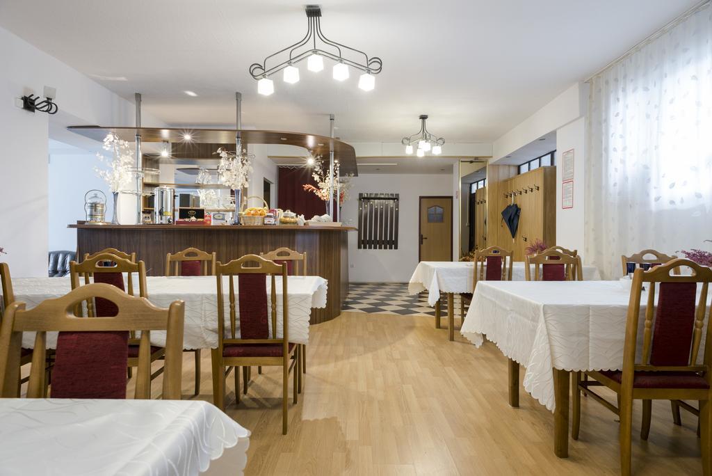 Gosciniec Exclusive Apartment Варшава Екстериор снимка