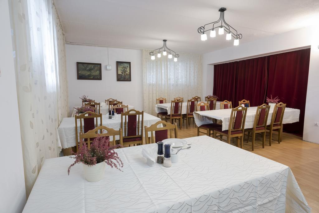 Gosciniec Exclusive Apartment Варшава Екстериор снимка