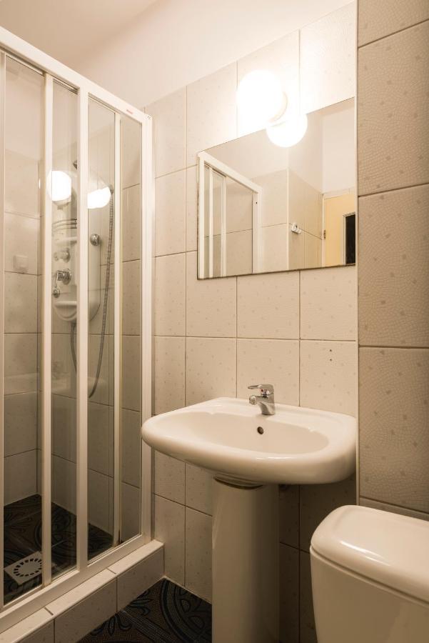 Gosciniec Exclusive Apartment Варшава Екстериор снимка